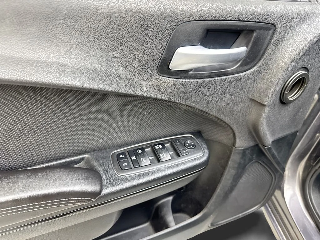 Used 2018 Gray Dodge SXT image 32
