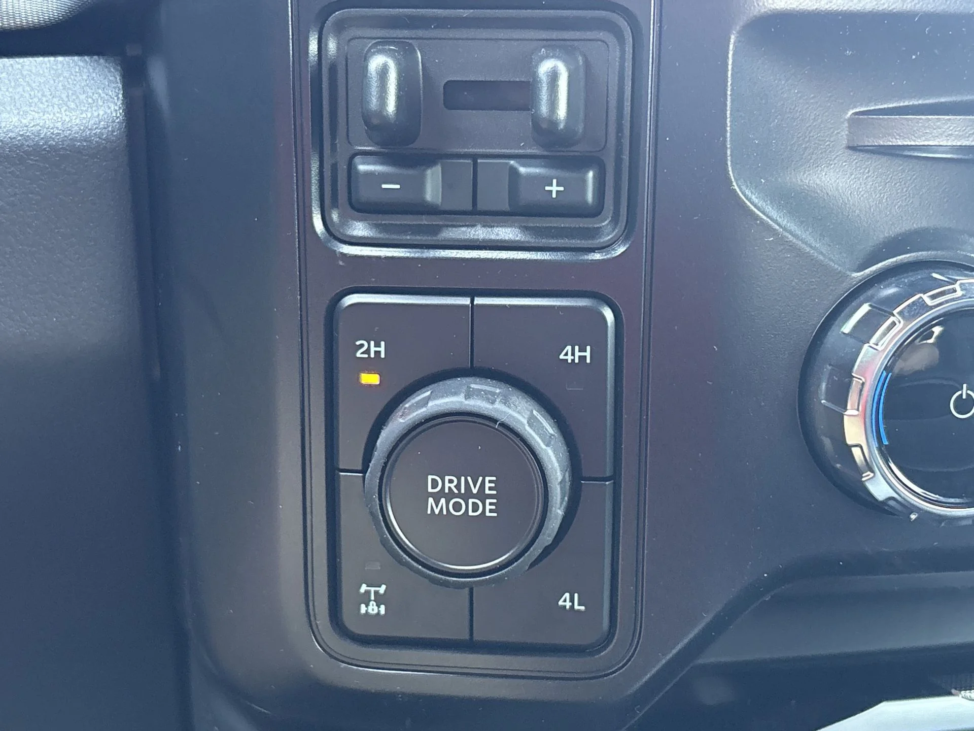 2026 Ford F-250 Super Duty Platinum - Photo 8