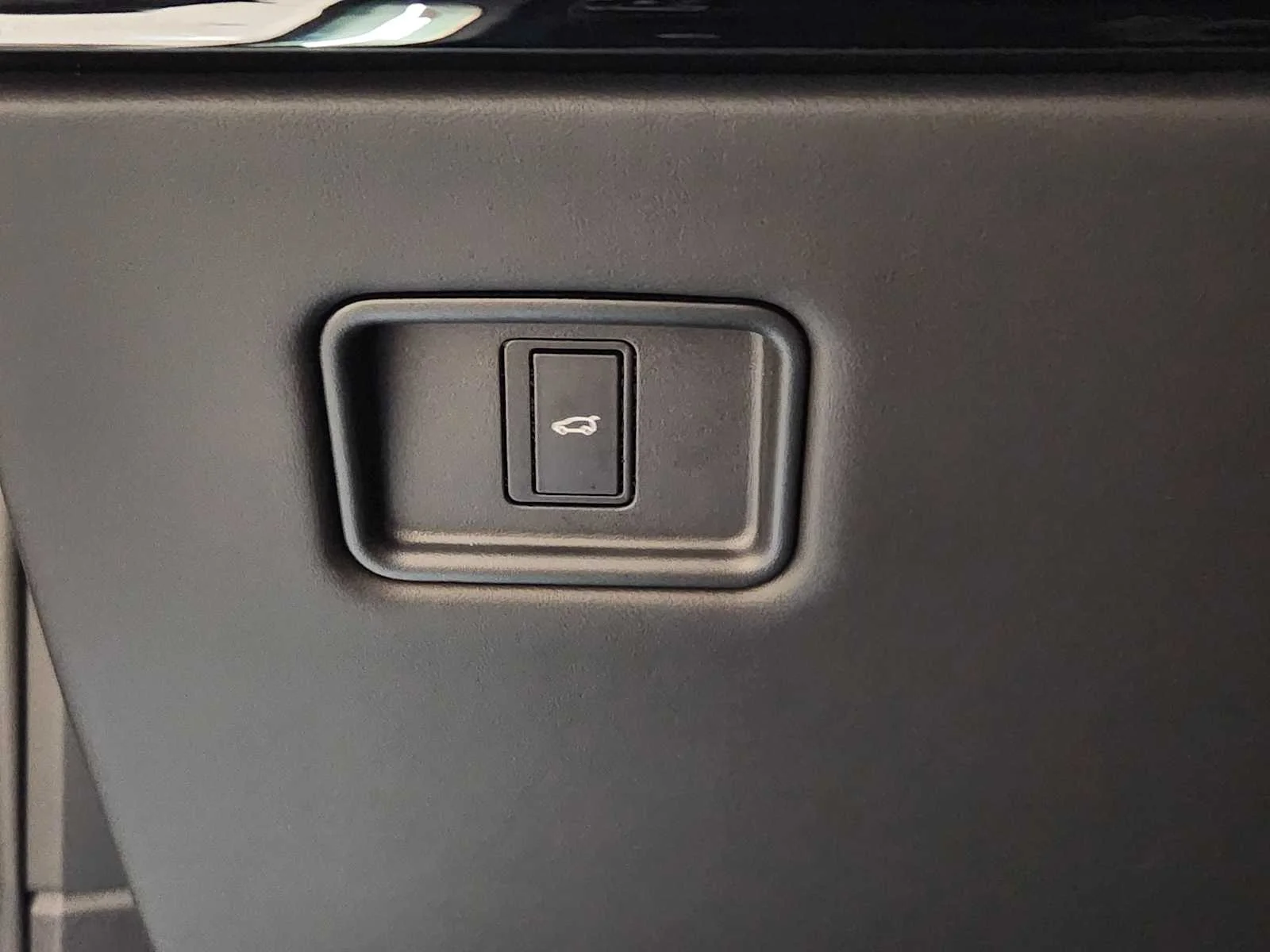 New 2026 Fuji White Land Rover Dynamic SE - P400 image 34