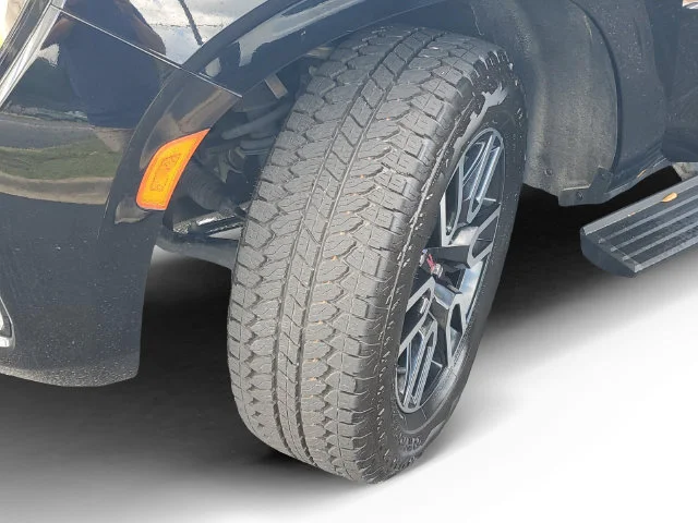 Used 2021 ONYX BLACK GMC AT4 image 42