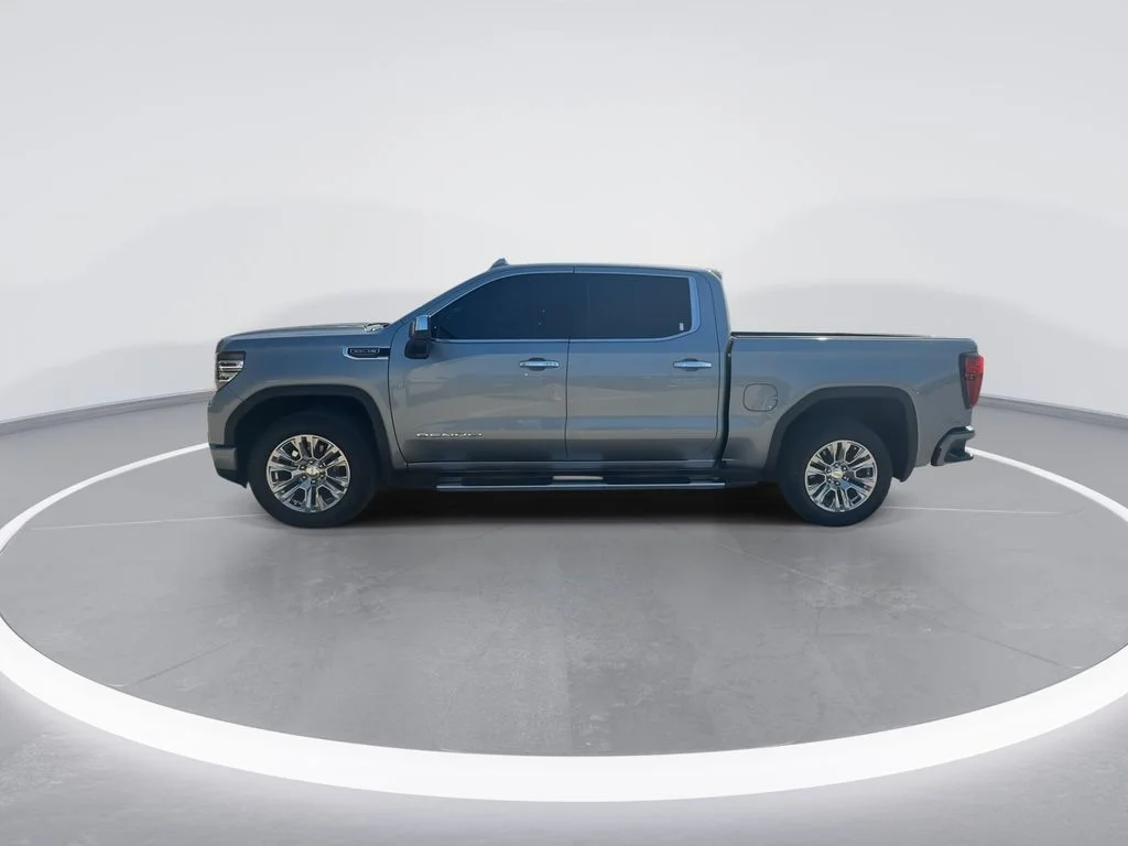 Used 2025 Silver GMC Denali image 5