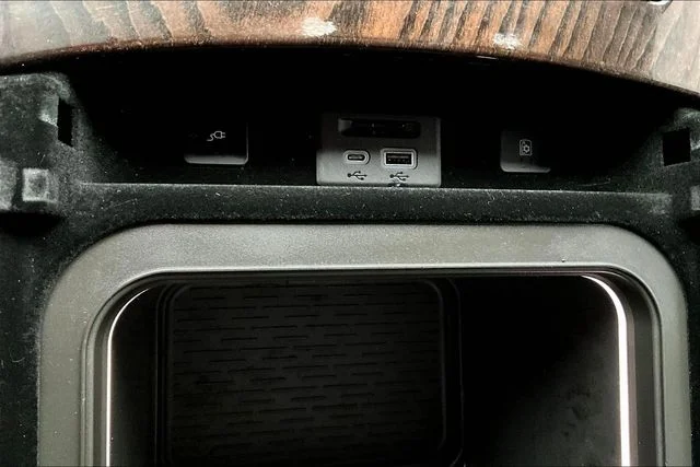 Used 2021 Black Cadillac Sport Platinum image 16