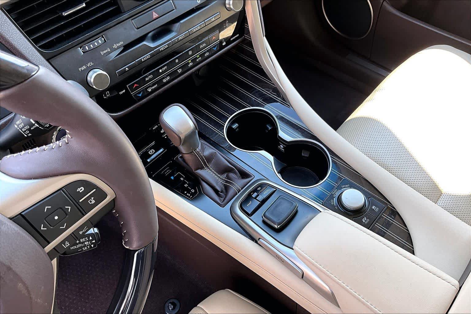Used 2018 Matador Red Mica Lexus  image 17