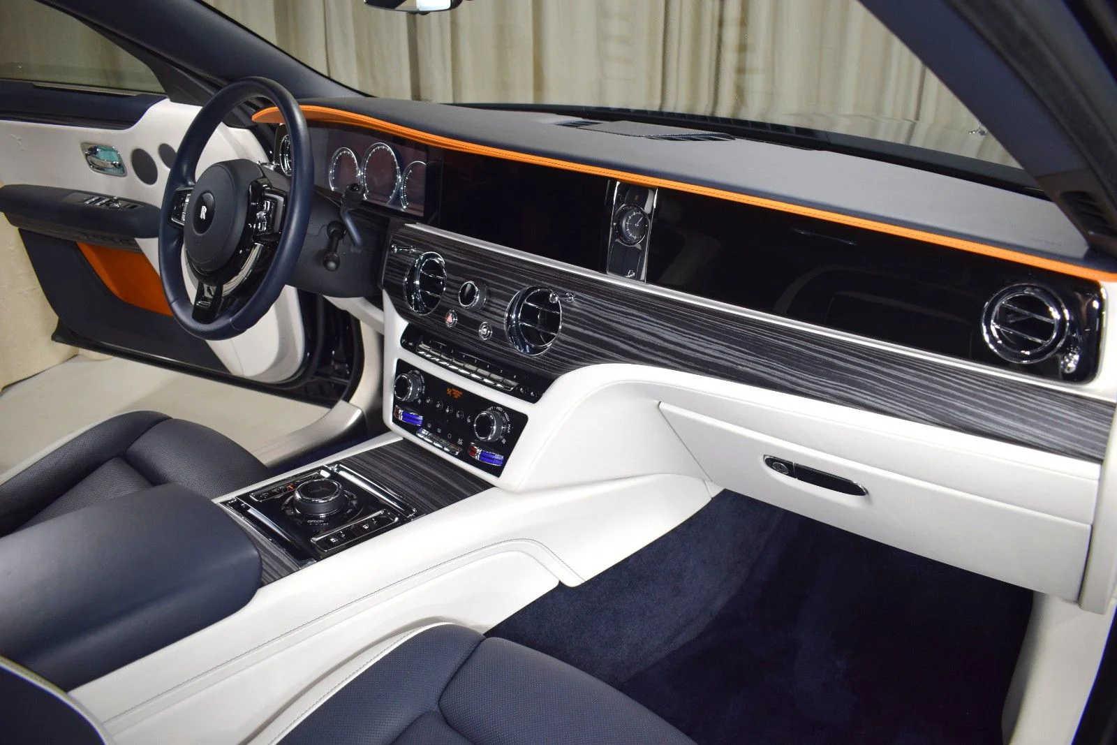 Used 2021 Blue Rolls-Royce  image 25