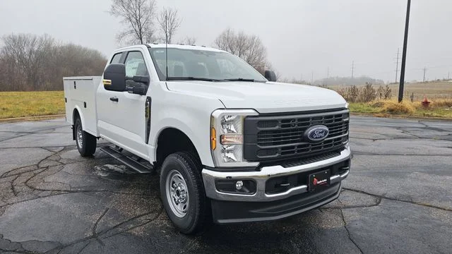 New 2026 Oxford White Ford XL image 3
