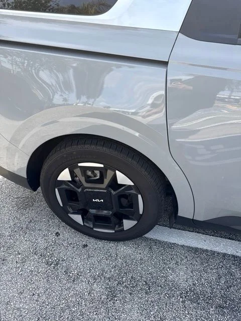 Used 2025 White Kia EX image 3