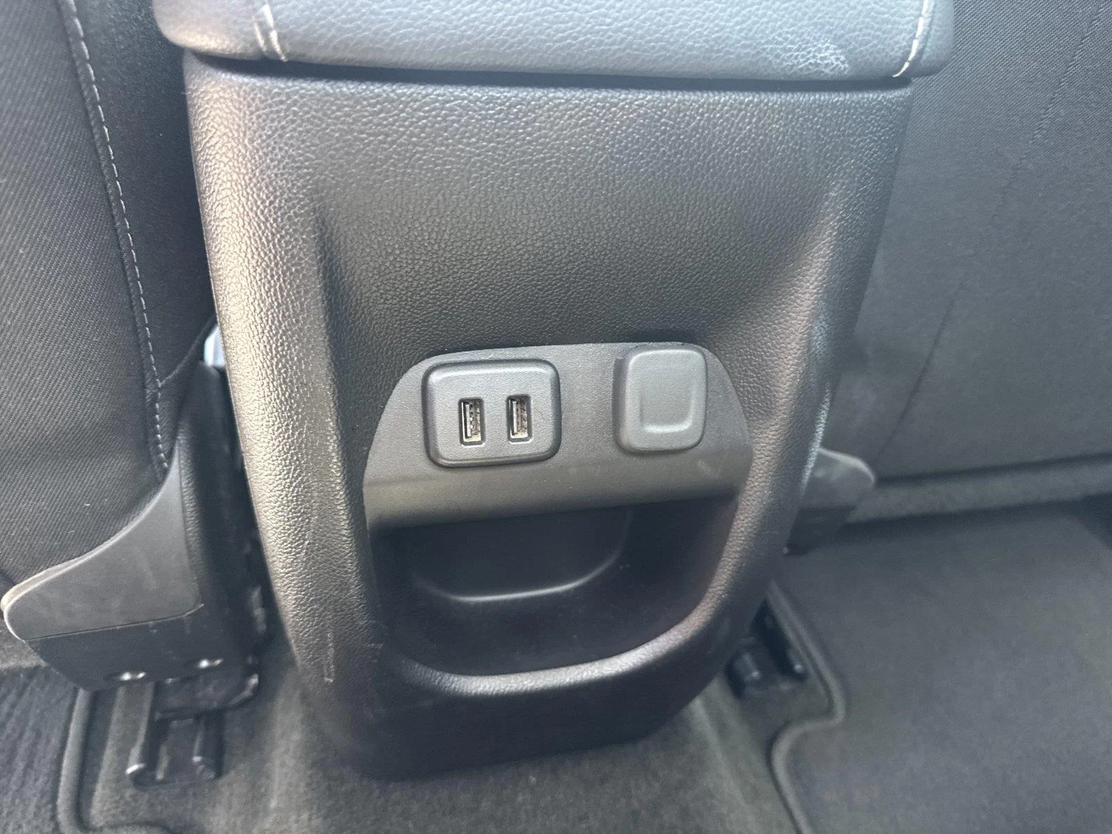 Used 2018 SILVER ICE METALLIC Chevrolet 2WD LT image 31