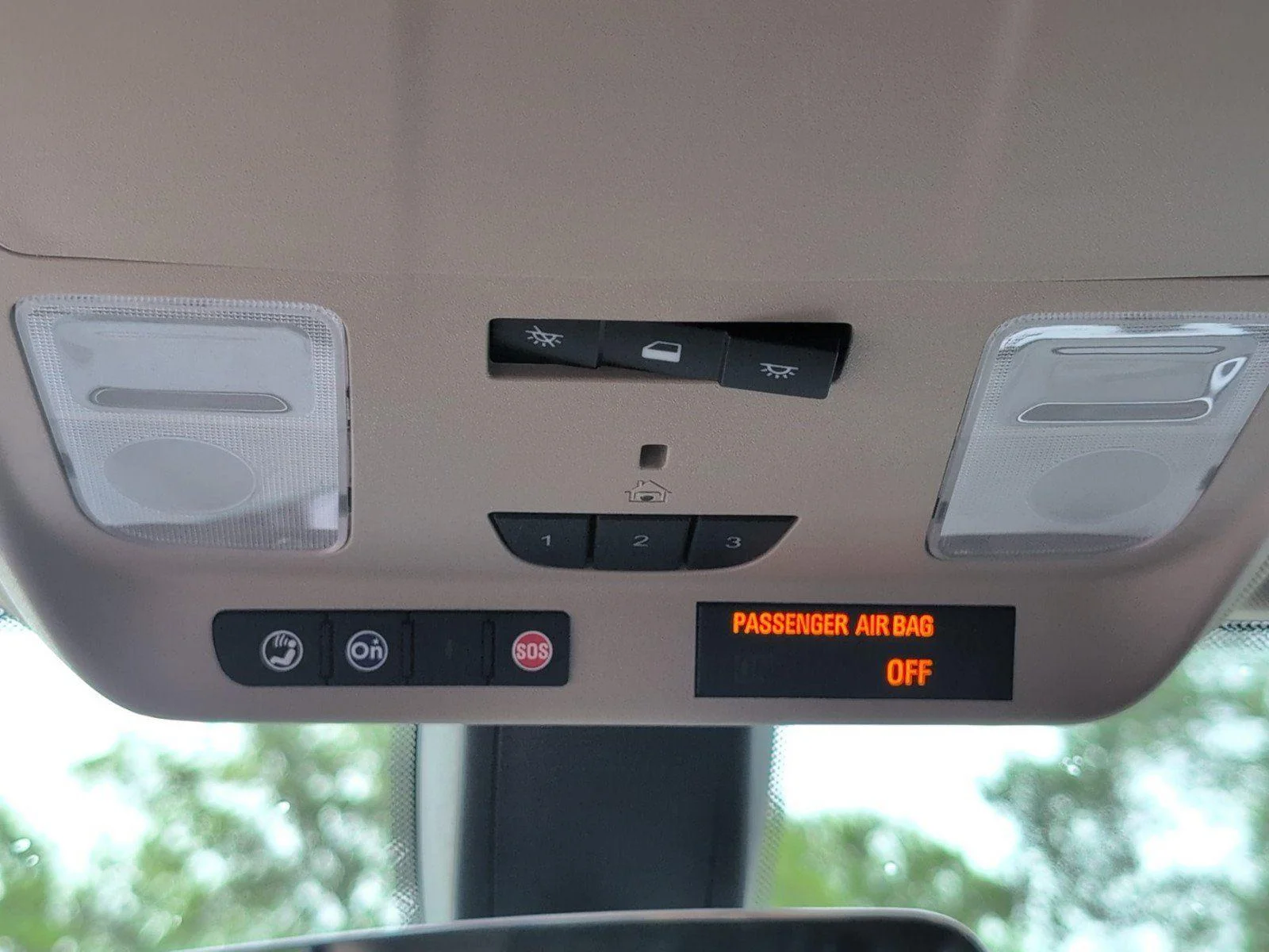 Used 2018 SUMMIT WHITE Buick Essence image 21
