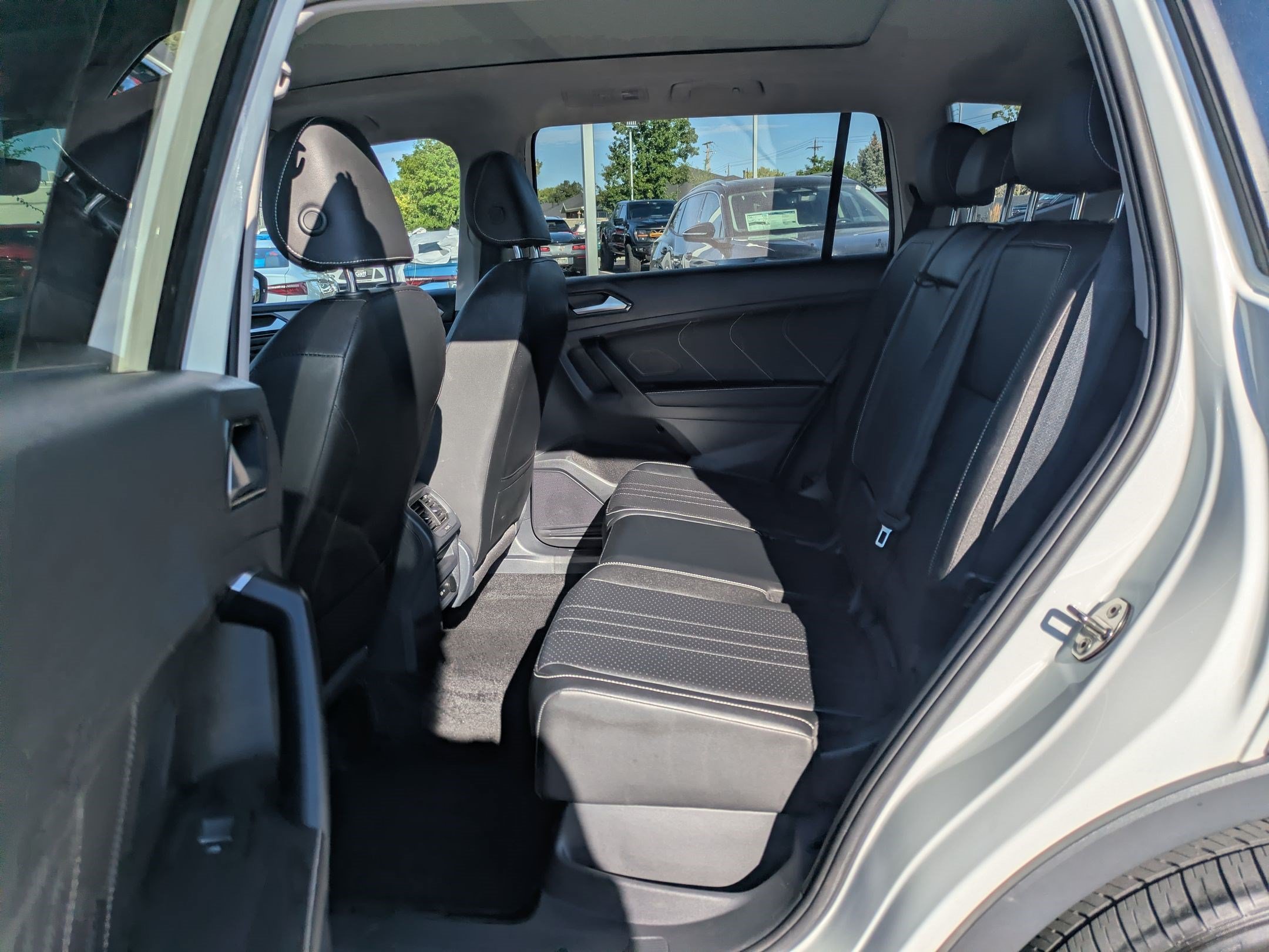 Certified Used 2023 Opal White Volkswagen SE image 28