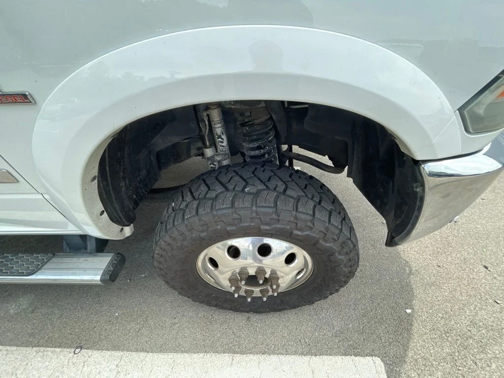 Used 2018 White Ram Laramie image 8