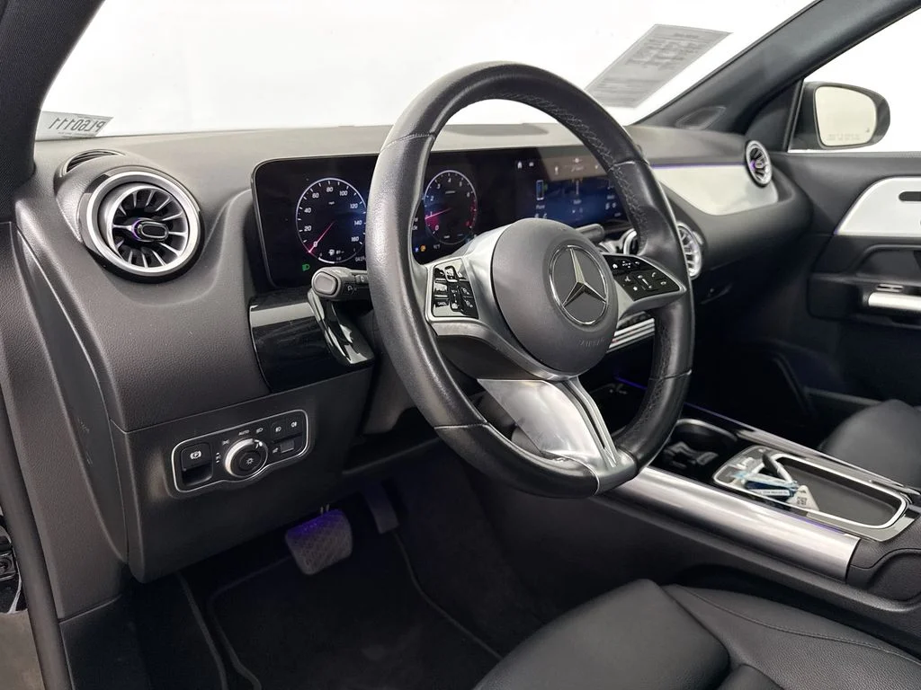 Used 2024  Mercedes-Benz GLA 250 image 9