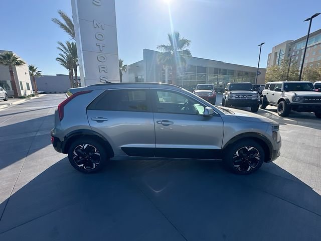 New 2026 Steel Gray Kia WIND image 8