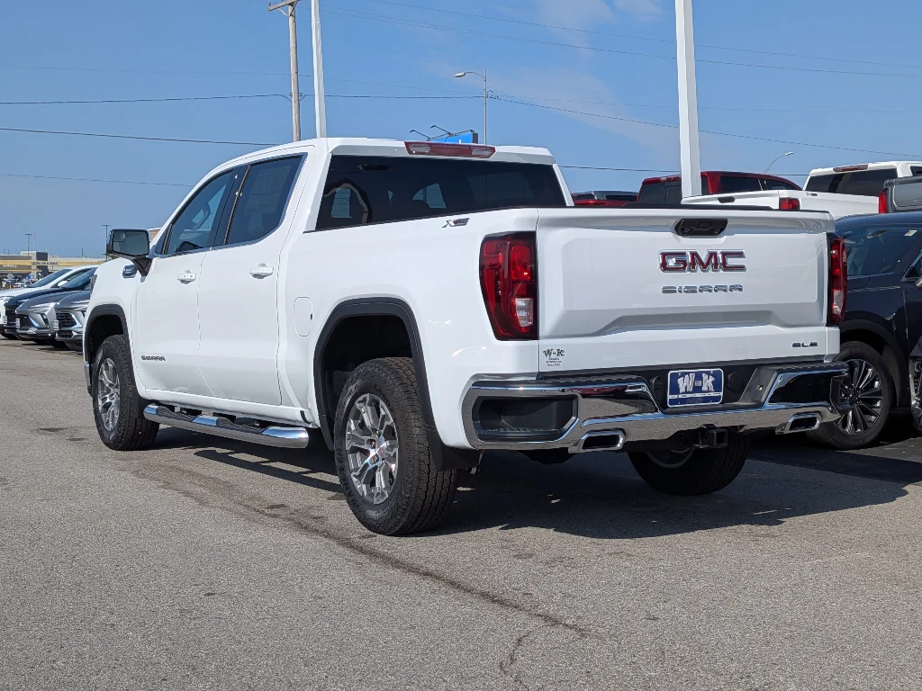 New 2026 Summit White GMC SLE image 8