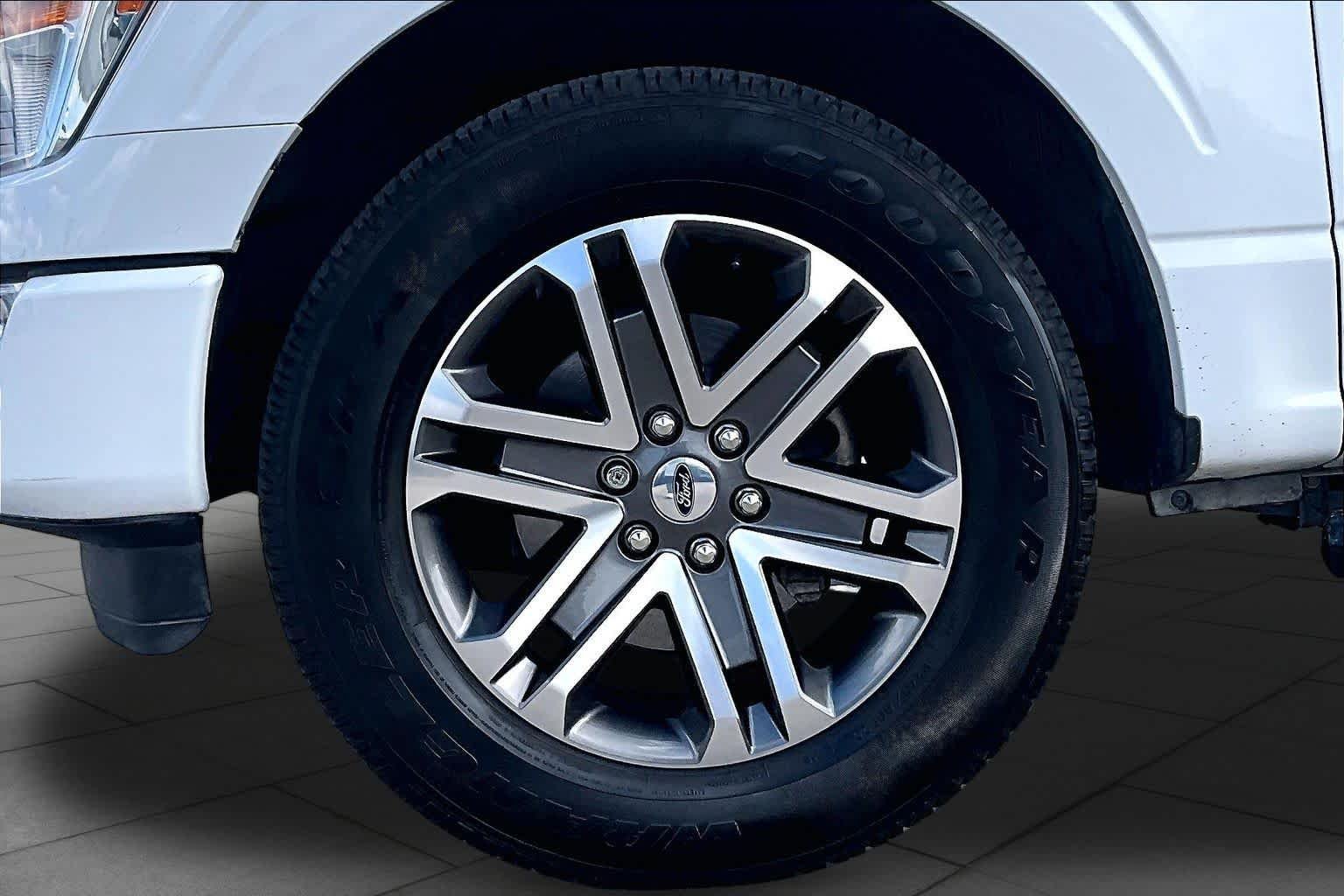 Used 2022 Oxford White Ford XL image 11