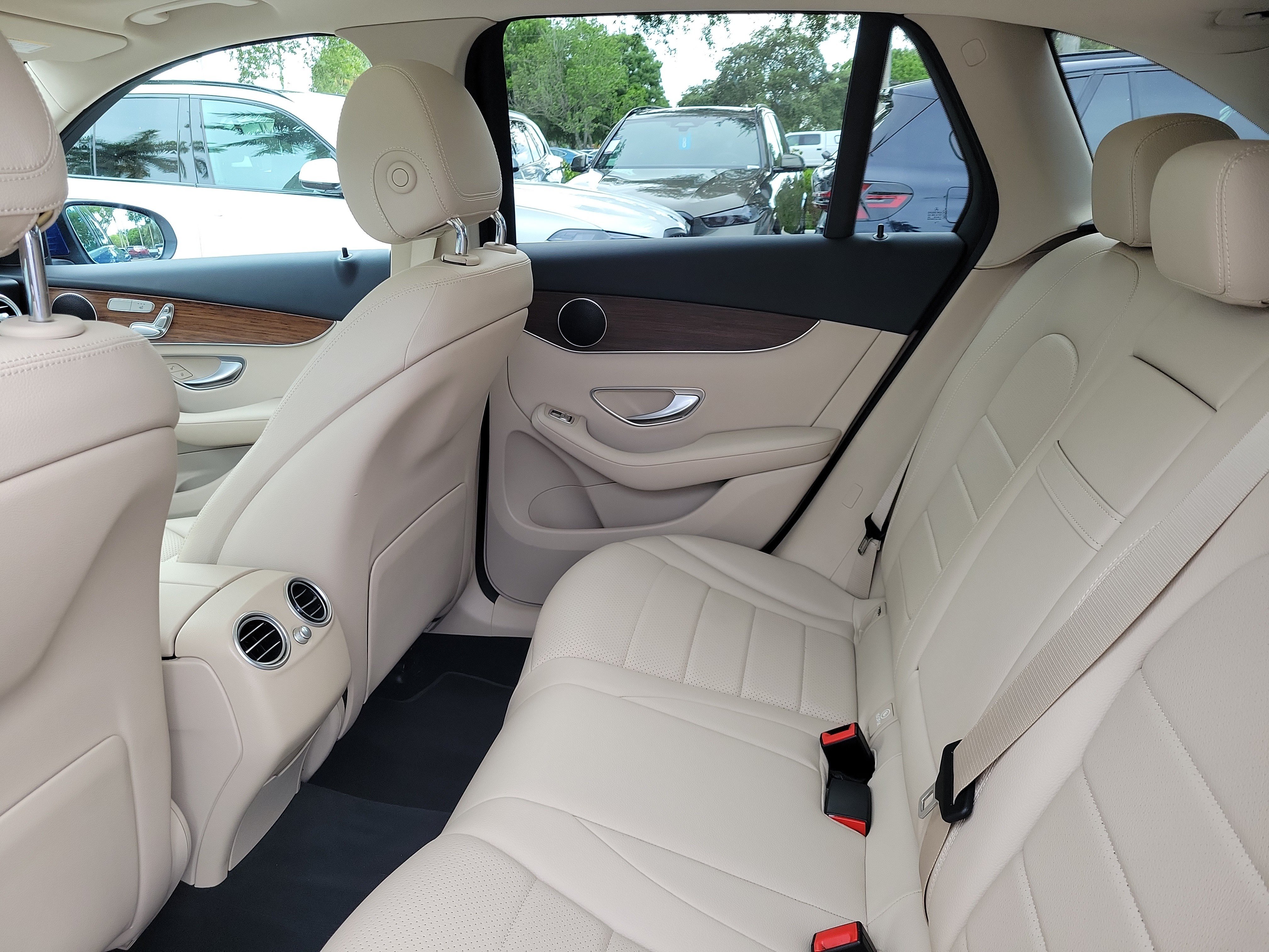 Used 2022 Starling Blue Metallic Mercedes-Benz GLC 300 image 10