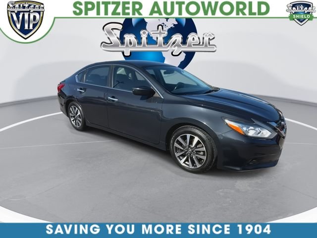 Used 2017 Blue Nissan 2.5 SV image 2