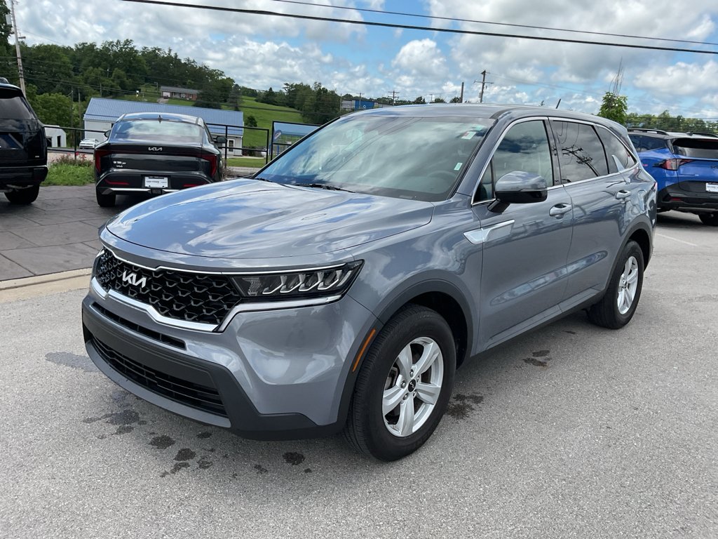 Certified Used 2023 Everlasting Silver Kia LX image 4