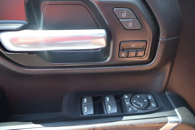 Used 2023 Onyx Black GMC Denali image 24