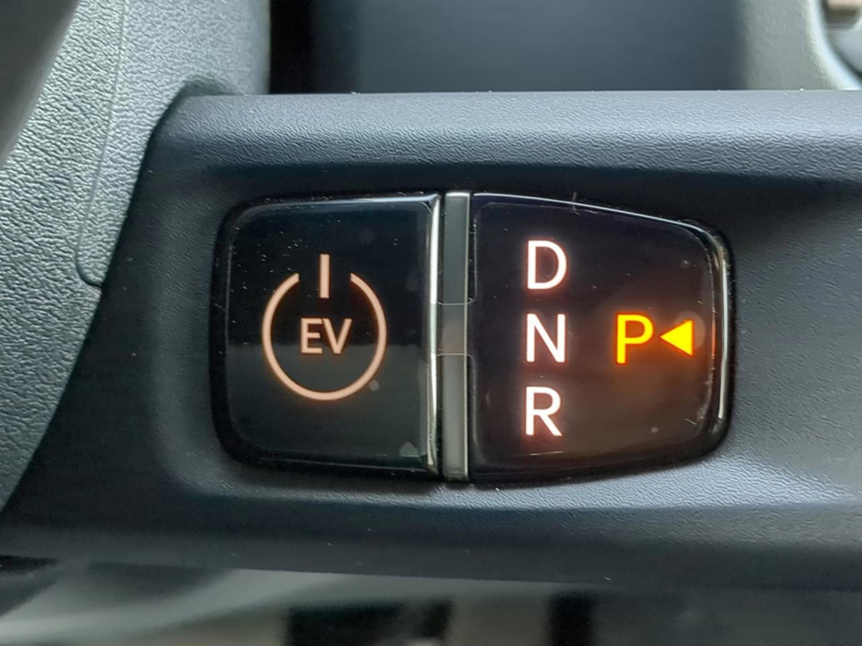 New 2026 Ivory Silver Kia Light Long Range image 33