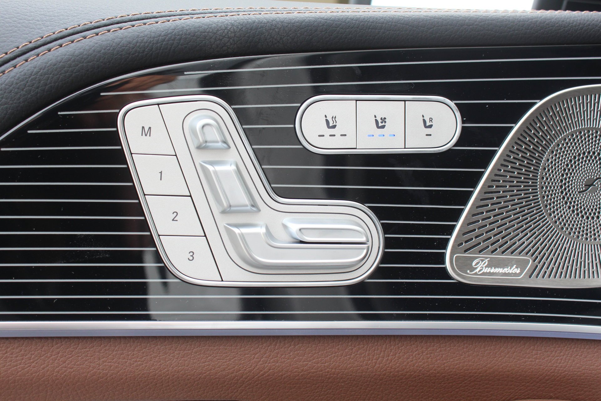 New 2026 POLAR WHITE Mercedes-Benz GLS 450 image 14