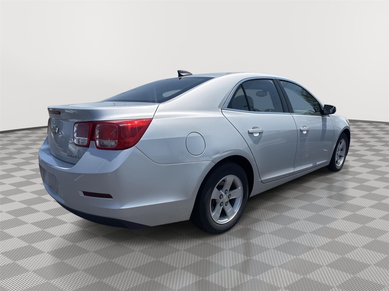 Used 2015 Silver Ice Metallic Chevrolet LS image 6