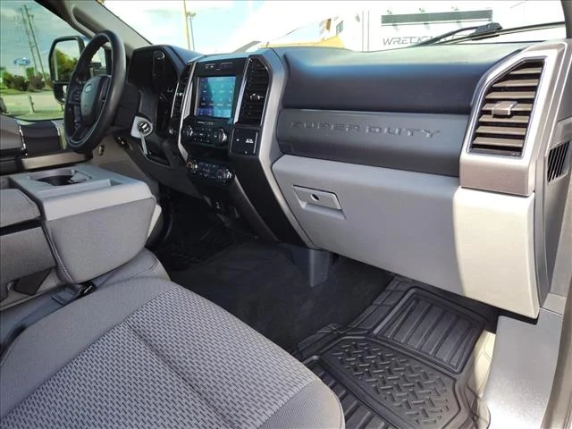Used 2022 White Ford CREW XLT image 29