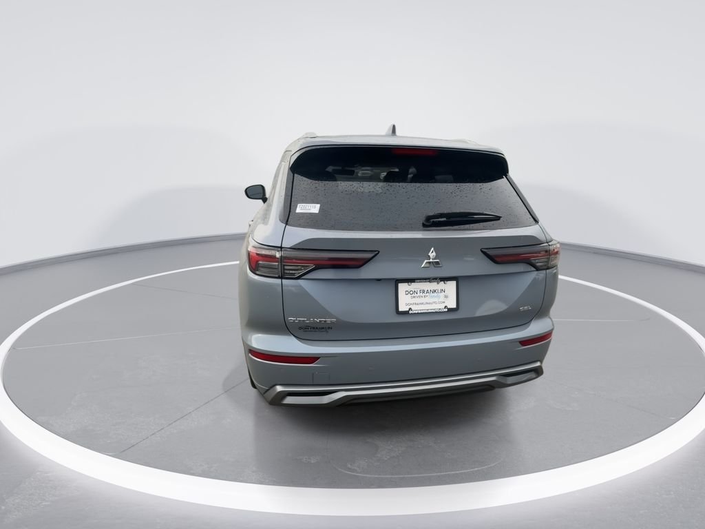 New 2026 Gray Mitsubishi SEL image 7