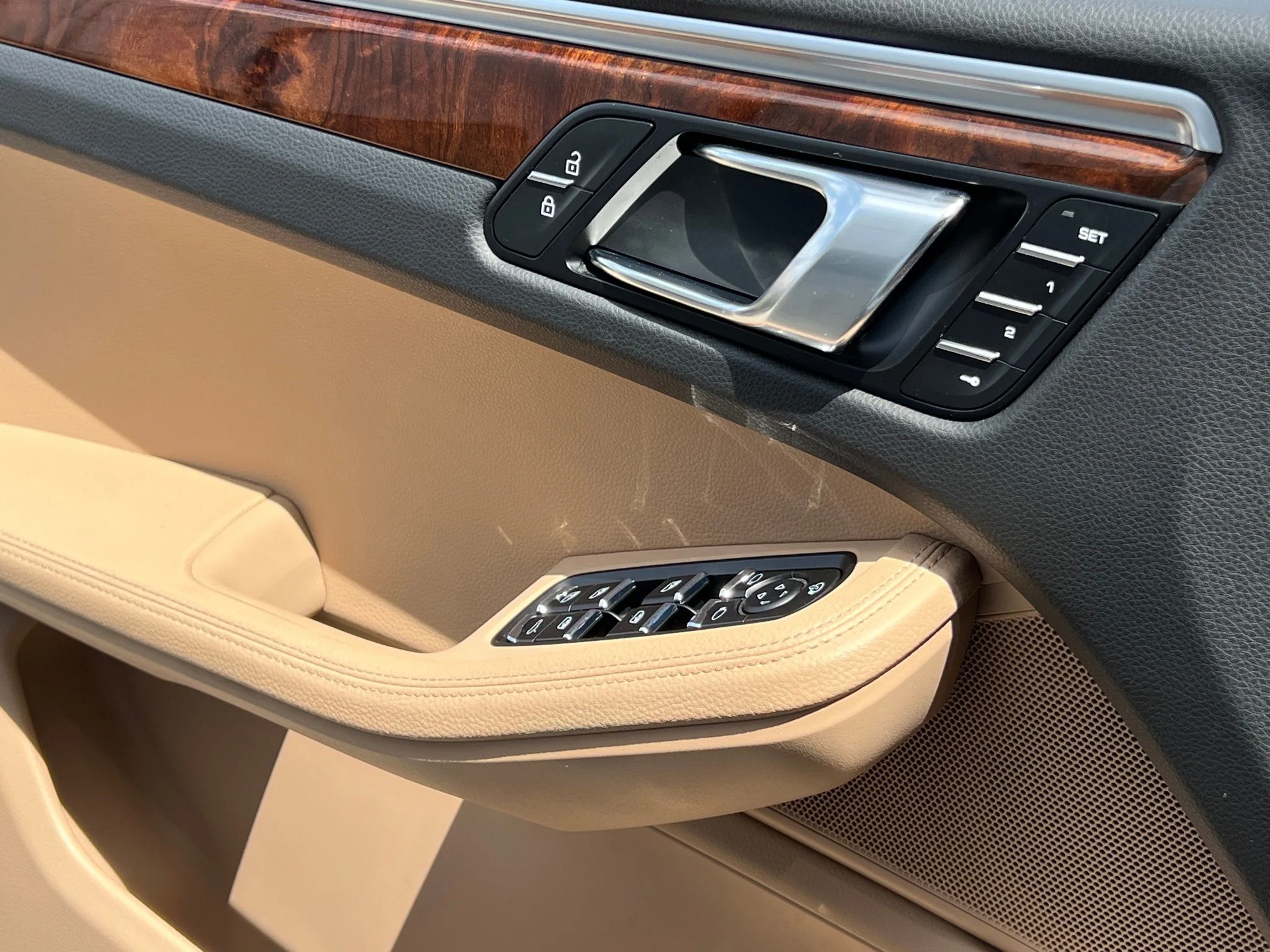 Used 2023 White Porsche Base image 33