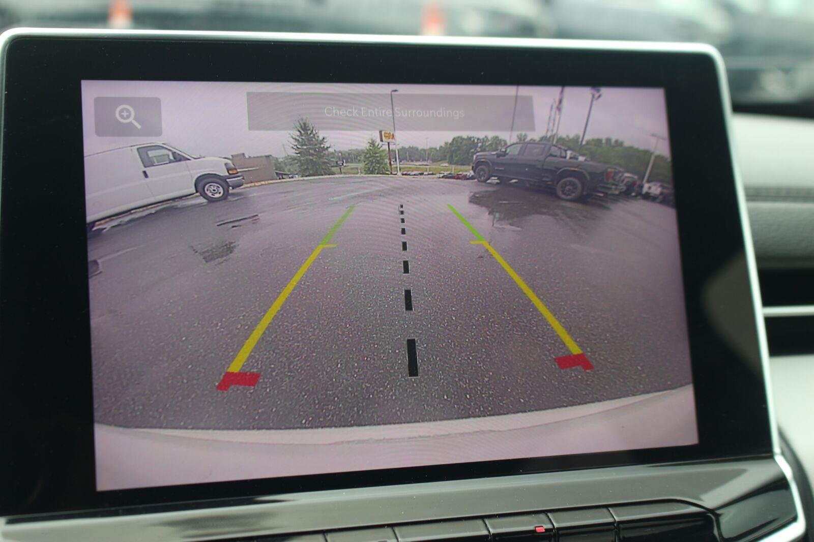 Used 2023  Jeep Limited image 22