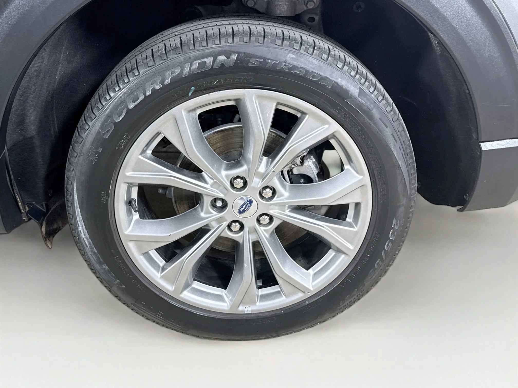 Used 2023 Gray Ford Limited image 33