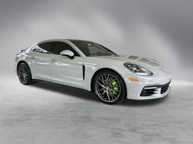 2018 Porsche Panamera 4