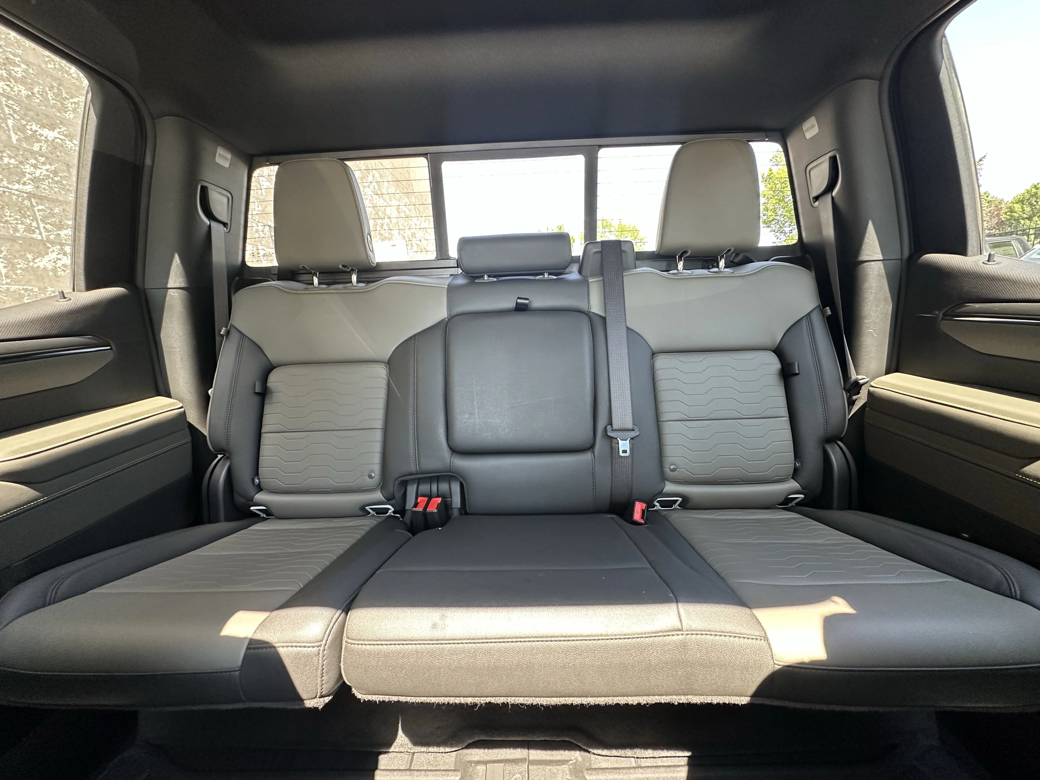Certified Used 2024  Chevrolet ZR2 image 24