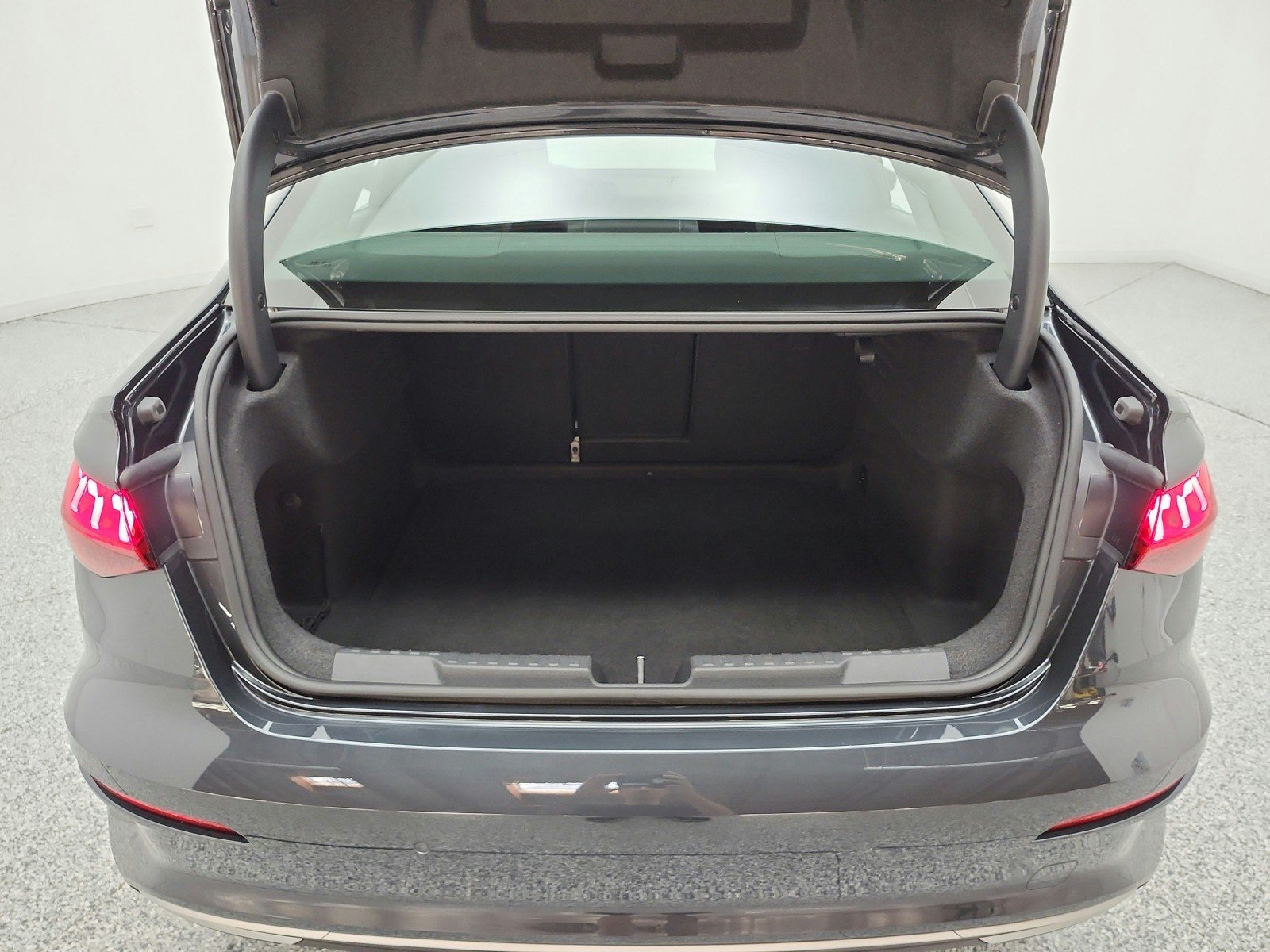 Used 2023 Manhattan Gray Metallic Audi Premium image 18
