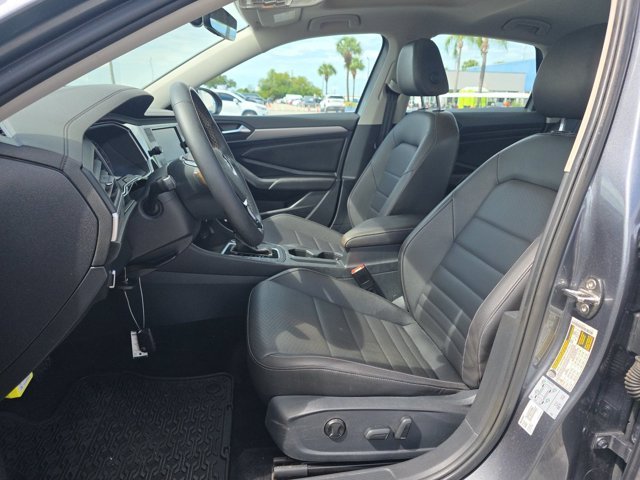 Certified Used 2021 Platinum Gray Metallic Volkswagen SE image 3