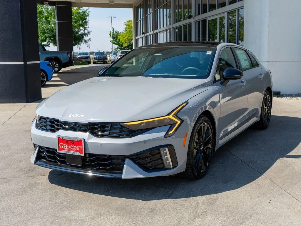 New 2026 Wolf Gray Kia GT image 3