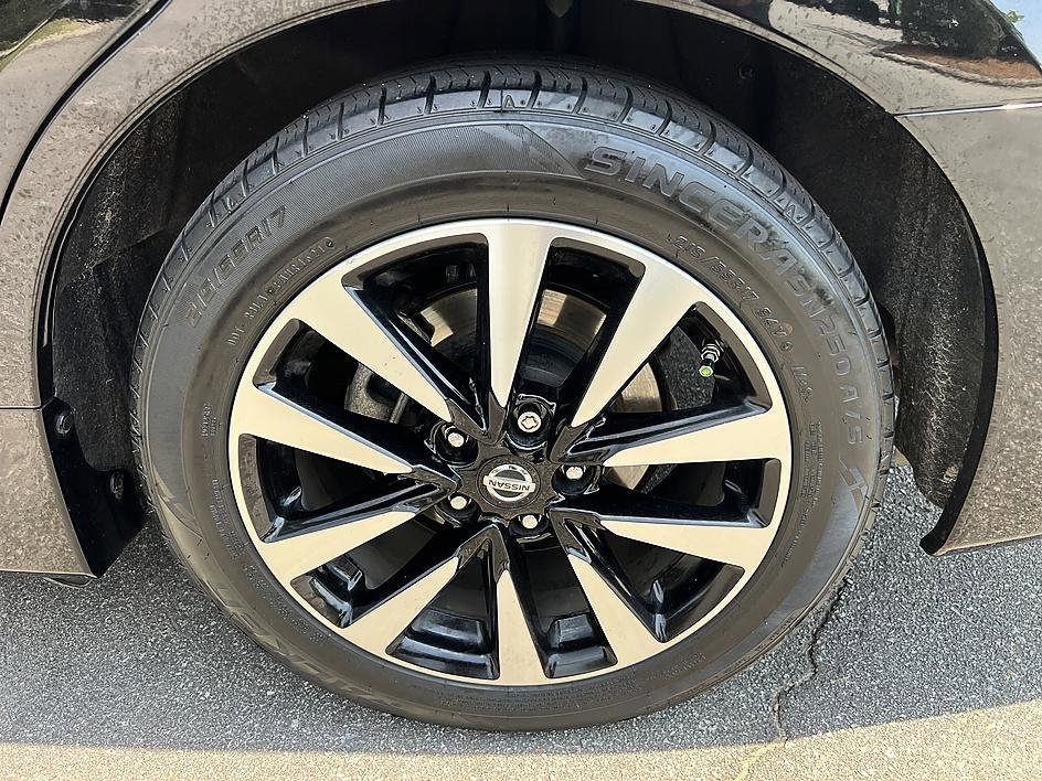 Used 2018 Super Black Nissan 2.5 SL image 10