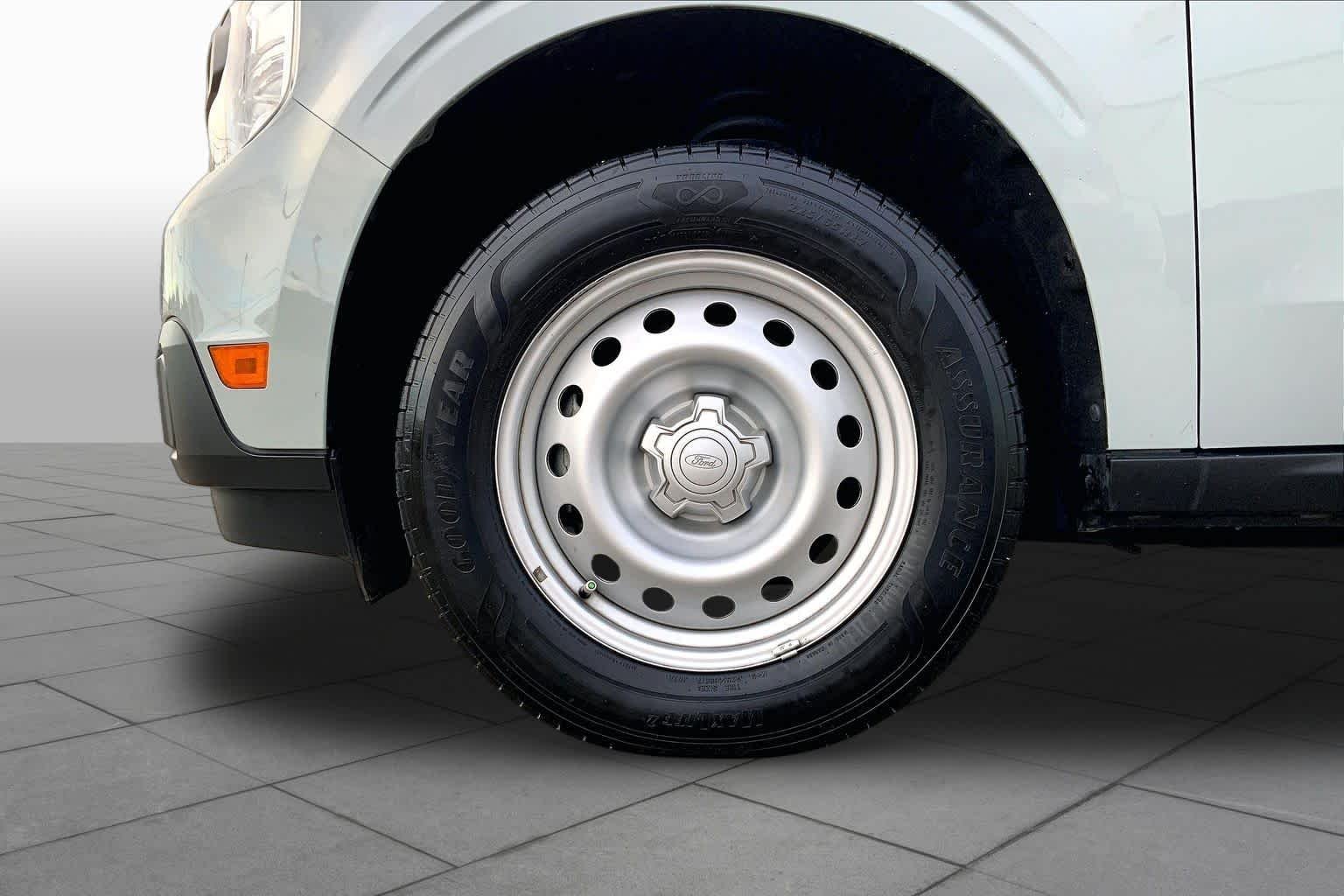 Used 2023 Cactus Gray Ford XL image 11