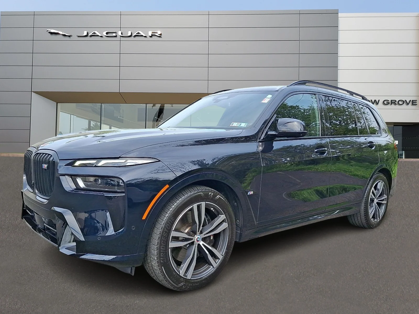2023 BMW X7 M60i's photo