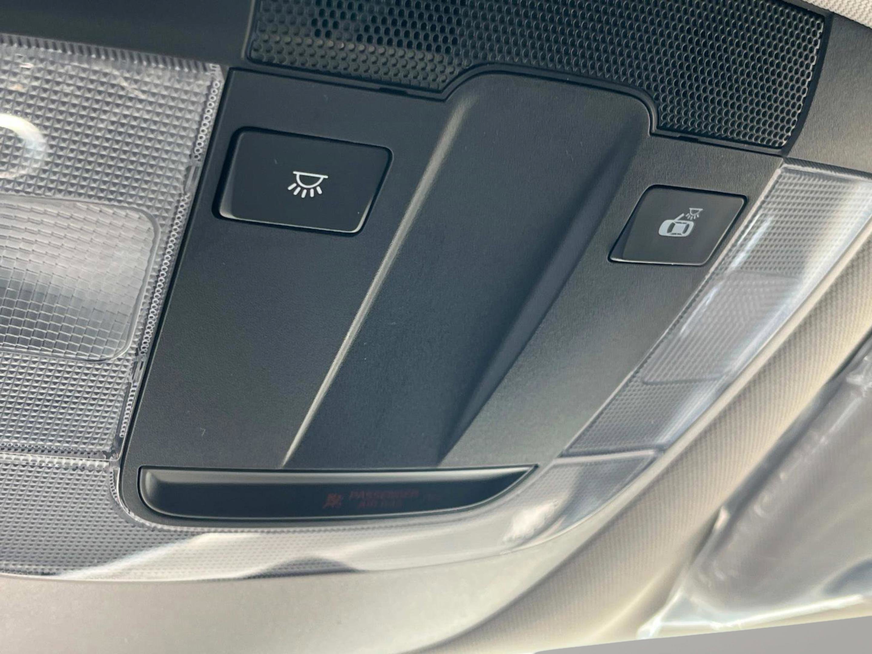 New 2025 Snow White Pearl Kia LX image 32