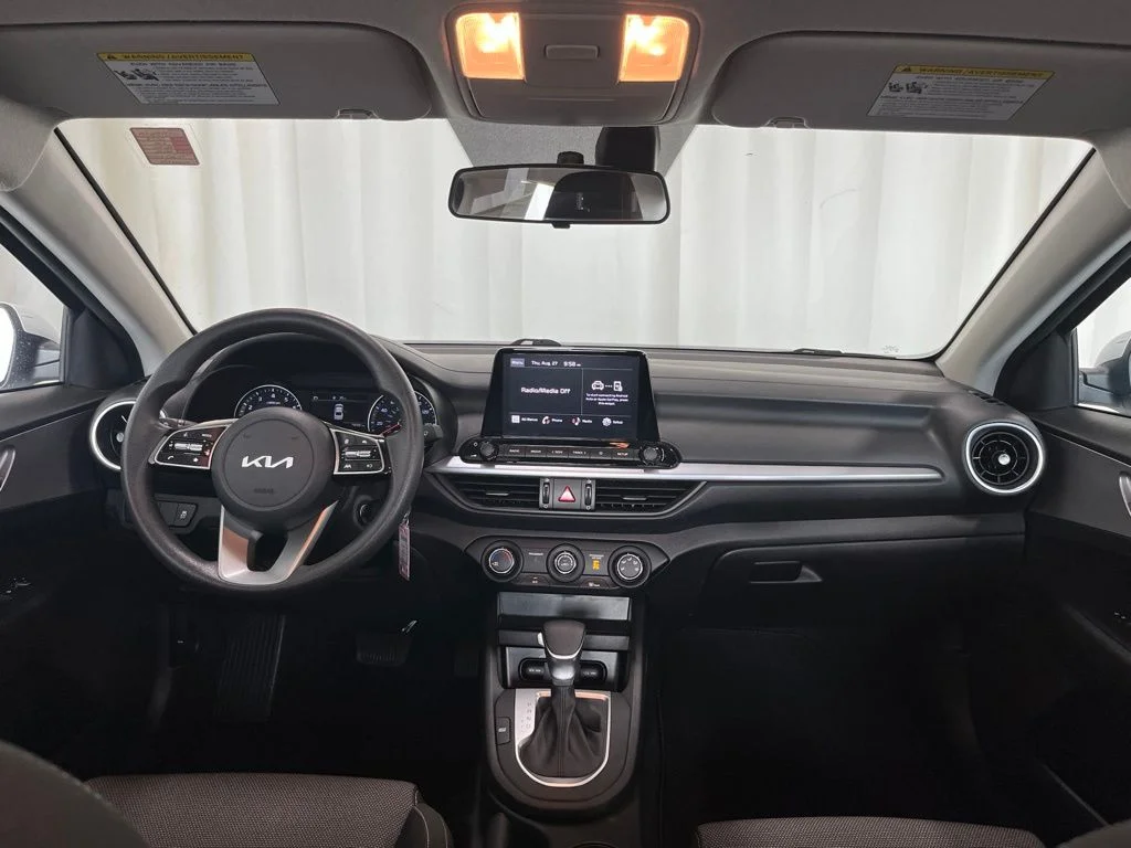 Used 2023 White Kia LXS image 9