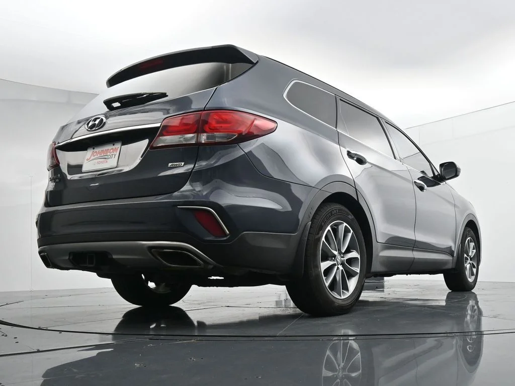 Used 2019 Blue Hyundai SE image 32