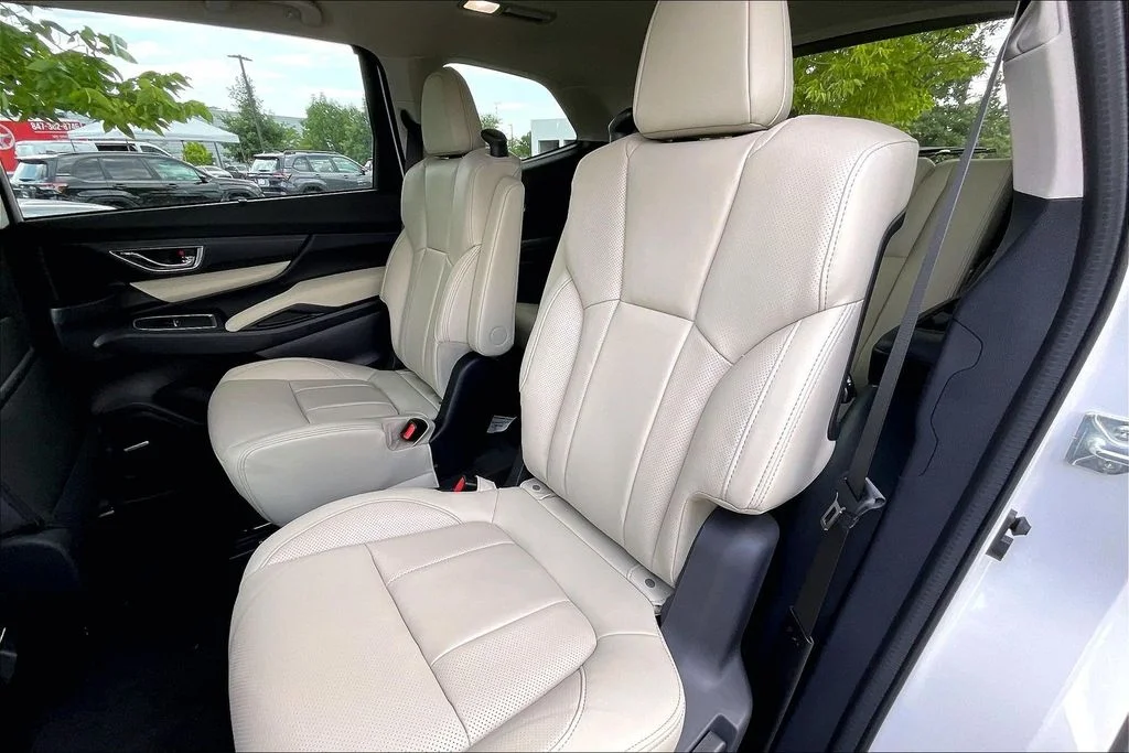 New 2026 CRYSTAL WHITE PEARL Subaru Limited 7-Passenger image 13