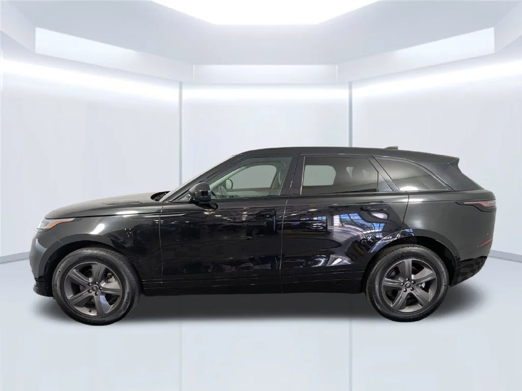 Certified Used 2025 Black Land Rover Dynamic SE image 19