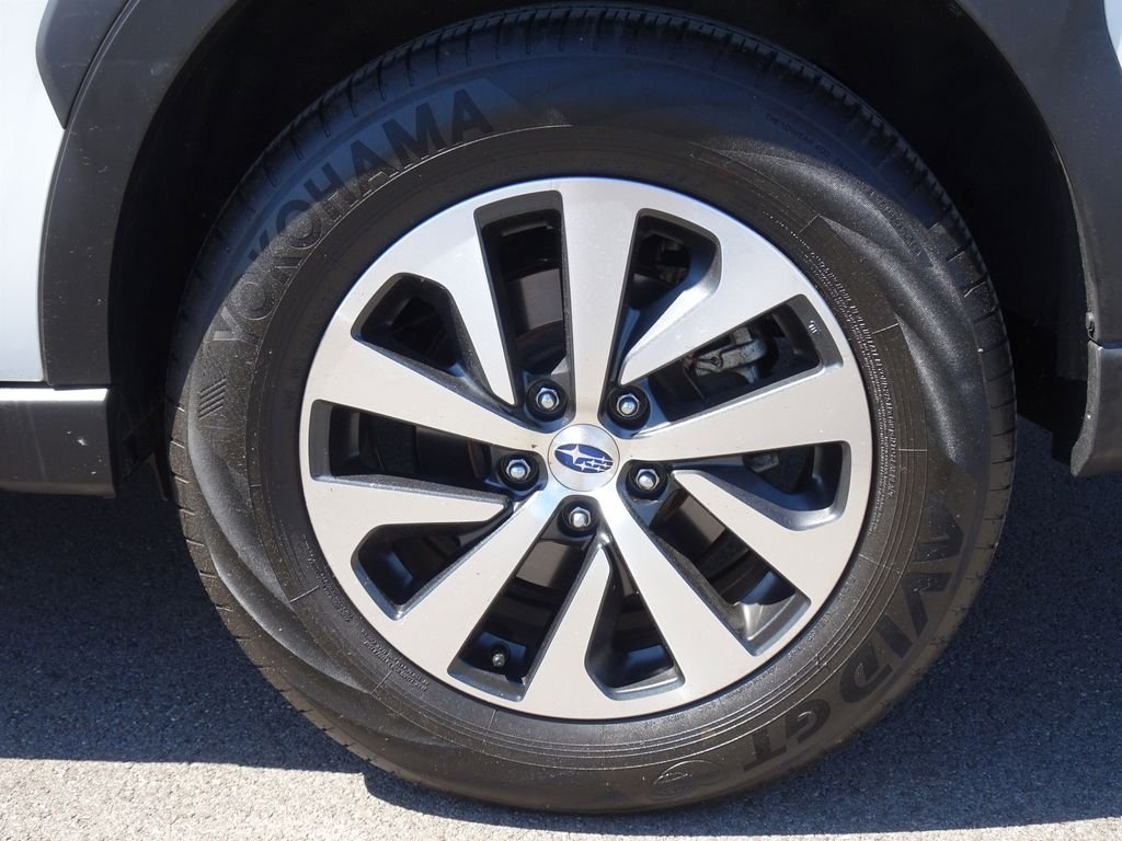 Used 2024 White Subaru 2.5i image 26