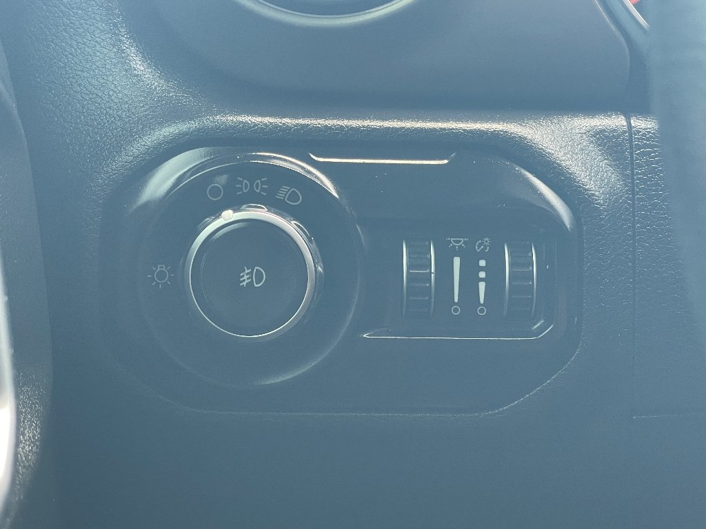 Used 2020 Sting-Gray Clearcoat Jeep Sport image 10