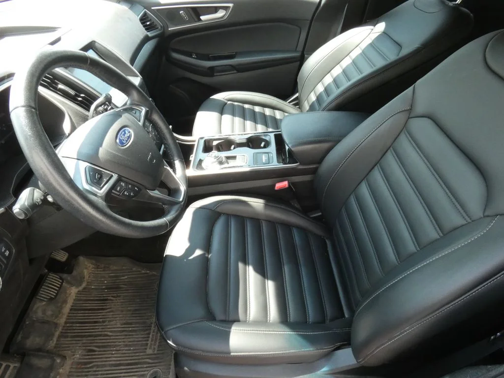Used 2020 Red Ford SEL image 8