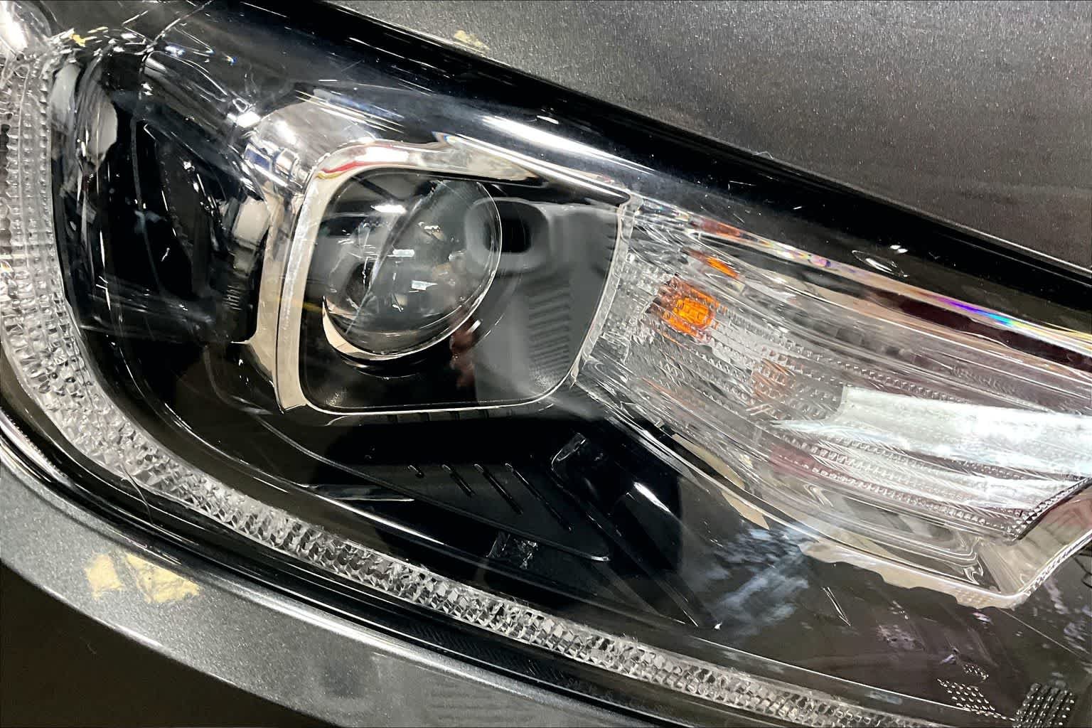 Used 2019 Magnetic Metallic Ford LARIAT image 25