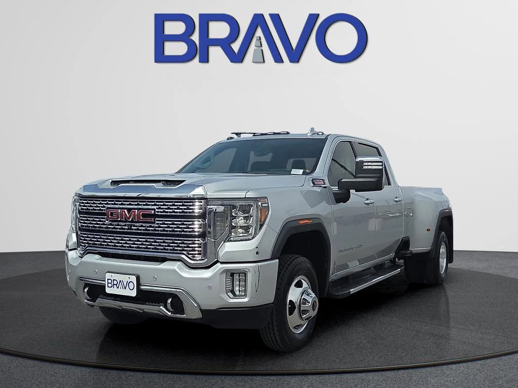 2020 GMC Sierra 4WD Crew Cab Long Box DRW Denali's photo