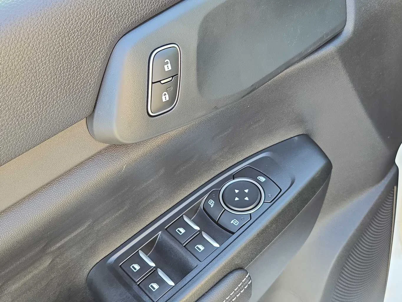 New 2026 Oxford White Ford XLT image 19