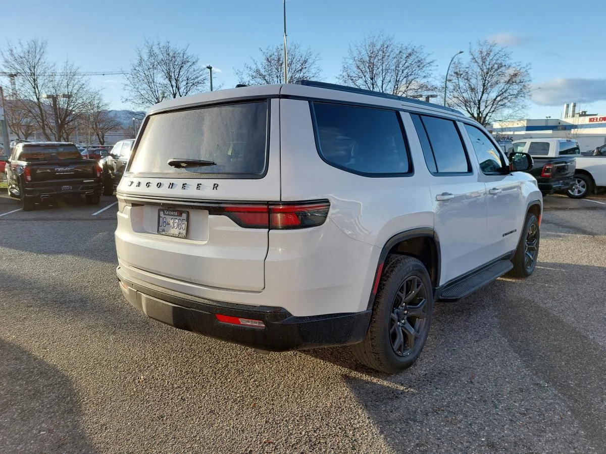 Used 2024 White Jeep Series II Carbide 4x4 image 6